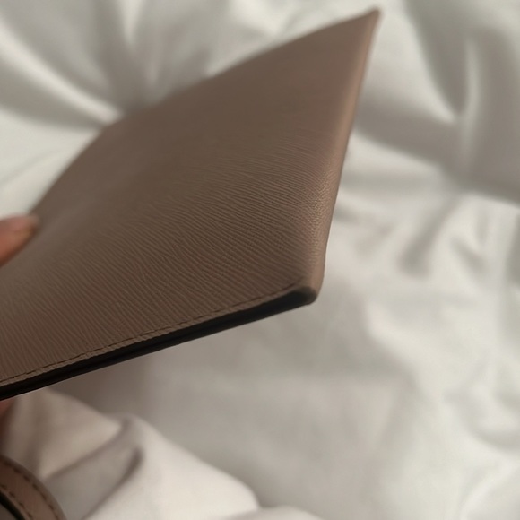 Micheal Kors clutch - Picture 2 of 5